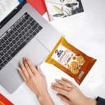 Mix Pack Quaker Rice Crisps Snacks, Caramel and Apple Cinnamon Flavor, 0.91 Oz Per Pack - Image 3